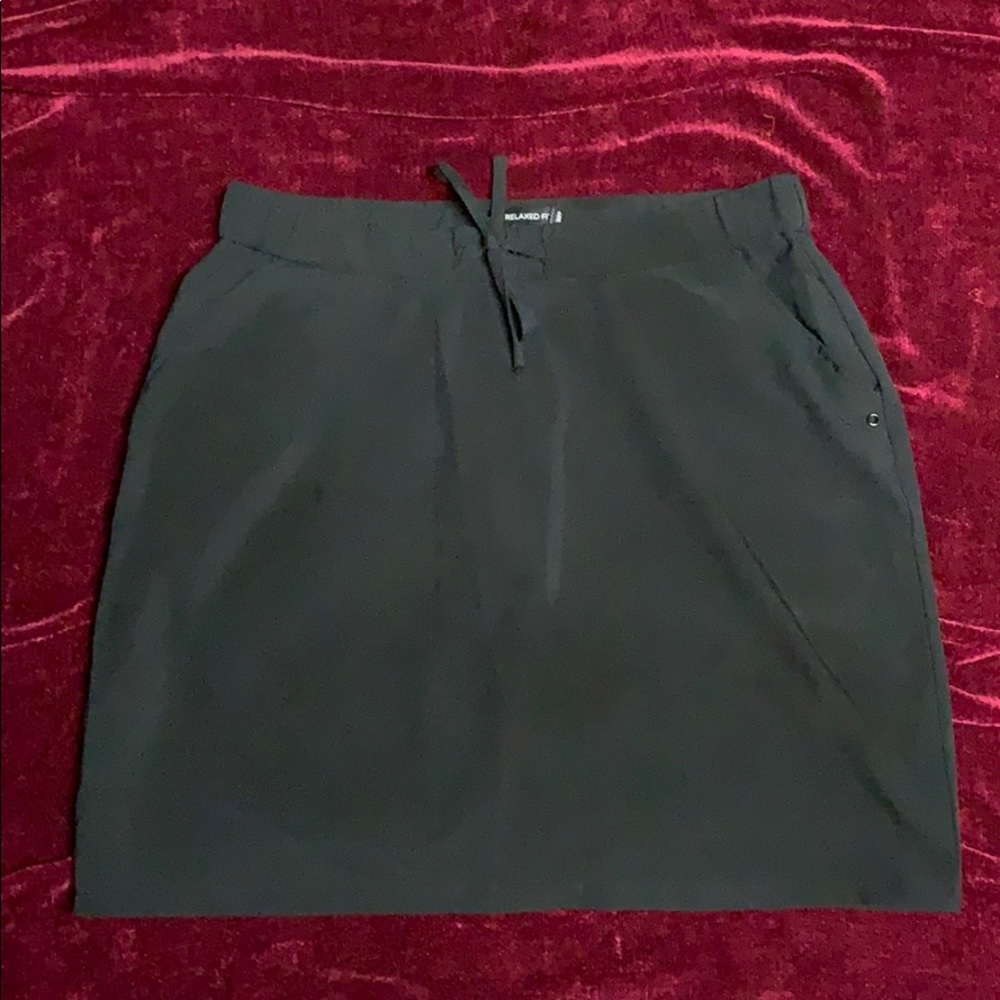 Black Skort